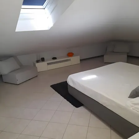 Apartment Mansarda Massimo - Intra *
