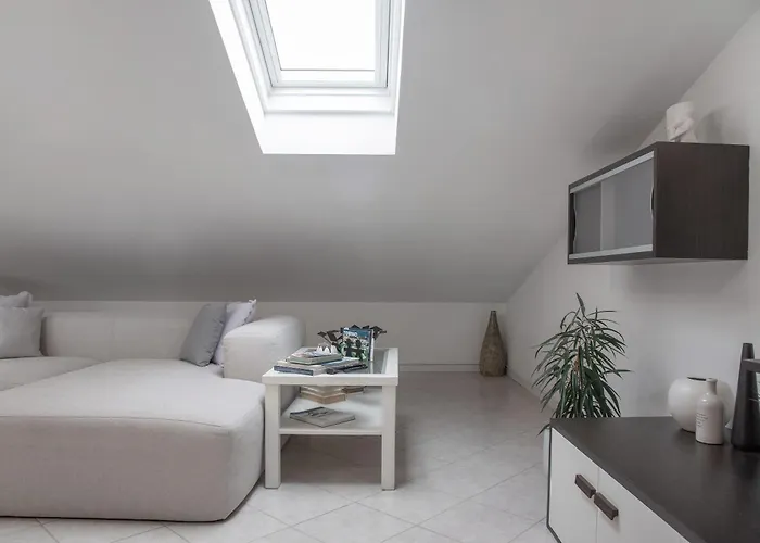 Mansarda Massimo - Intra アパート ヴェルバーニア